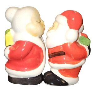 VTG Kissing Mr & Mrs Santa Claus Salt & Pepper Shakers Ceramic Christmas Decor